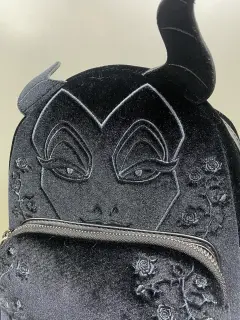 MOCHILA MALEFICA NEGRA GAMUZA LOUNGEFLY