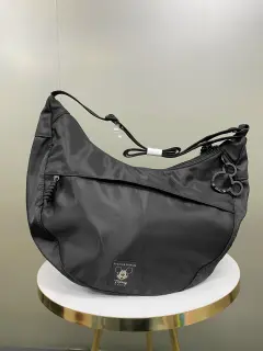 CARTERA IMPERMEABLE MICKEY NEGRA