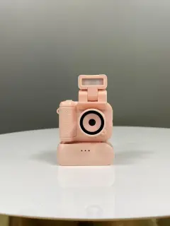 LLAVERO CAMARA CON TARJETA ROSADO