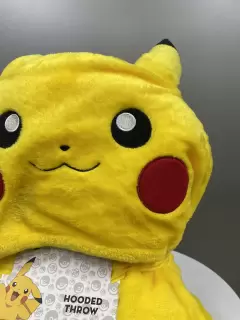 MANTA CON CAPUCHA PIKACHU