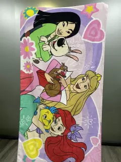 TOALLA DE BAÑO PRINCESAS MULAN AURORA Y ARIEL