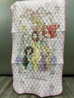 MANTA ACOLCHADA PRINCESAS 120x70
