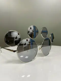 LENTES MICKEY MONTURA PLATEADA VIDRIO GRIS