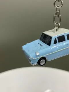 LLAVERO CARRO ENCANTADO HARRY