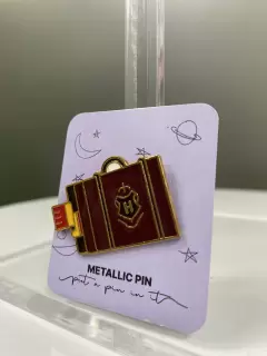 PIN MALETA HOGWARTS